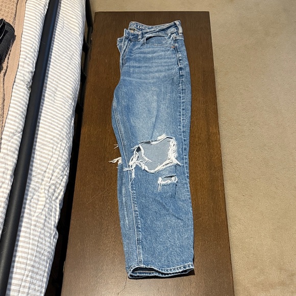 American Eagle Outfitters Strigid High Rise Ripped Mom Jeans - Picture 1 of 5